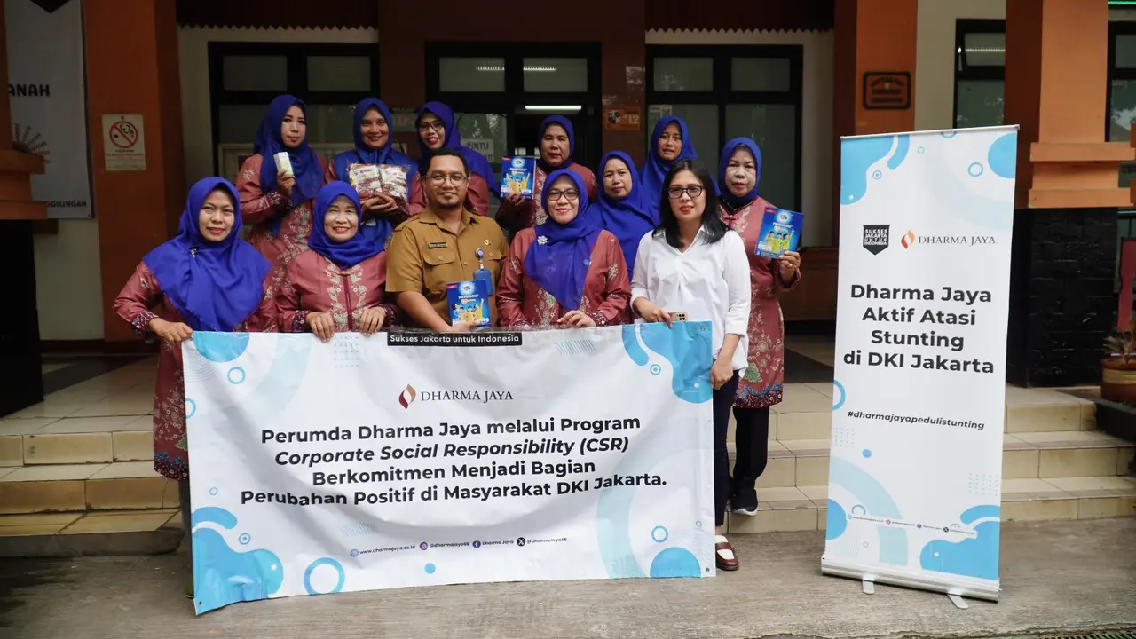 Dinas Kesehatan (Dinkes) Jakarta bersama BUMD milik Pemprov DKI, Perumda Dharma Jaya membagikan makanan bergizi untuk anak-anak rawan stunting.