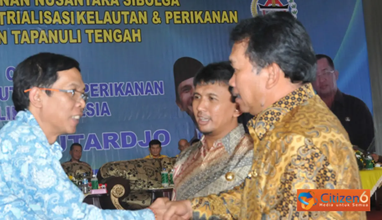 Citizen6, Sumatera Utara: Dirjen Perikanan Tangkap, Heryanto Marwoto mewakili Menteri Kelautan dan Perikanan dalam kunjungan kerjanya ke PPN Sibolga, Kabupaten Tapanuli Tengah, Sumatera Utara, Jumat (6/7). (Pengirim: Efrimal Bahri).