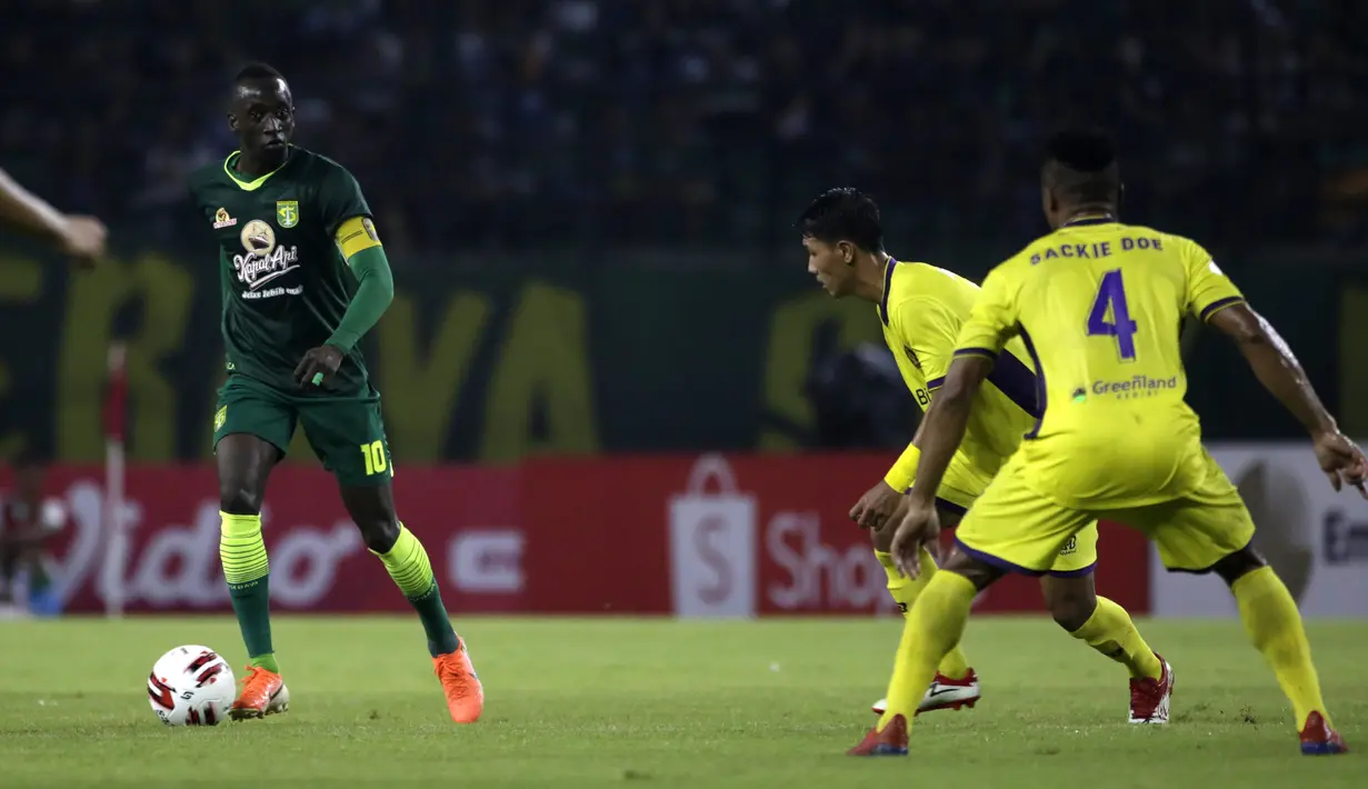 Makan Konate - Saat masih berseragam Arema FC, Makan Konate pernah mempermalukan Persebaya dan menjadi man of the match dalam laga Derby Jatim, Arema FC vs Persebaya pada 15 Agustus 2018 silam. (Bola.com/Yoppy Renato)