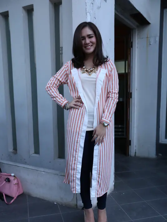 Mengenai kabar kedekatannya dengan vokalis band D’Rioz, artis asal Bandung itu justru mengatakan bahwa Rio Pratama bukanlah tipe lelaki idamannya. (Galih W. Satria/Bintang.com)