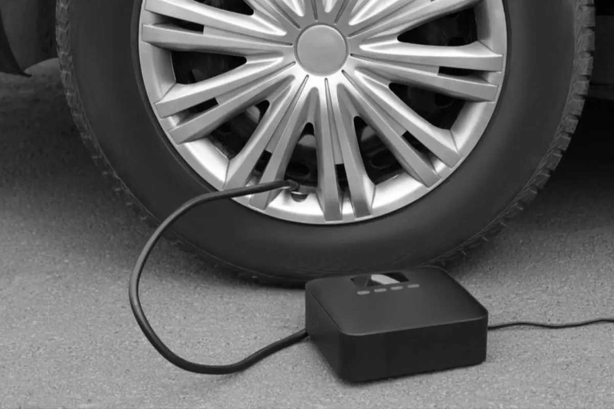 Wajib Ada di Bagasi, Pompa Angin Elektrik Ini Bisa Jadi Penyelamat Saat Ban Kempes Darurat