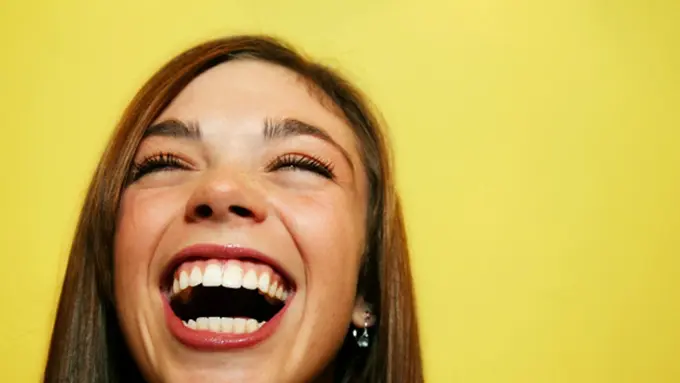 [Bintang] Hobi Ngelawak, 4 Zodiak Ini Selalu Jadi Pelipur Lara