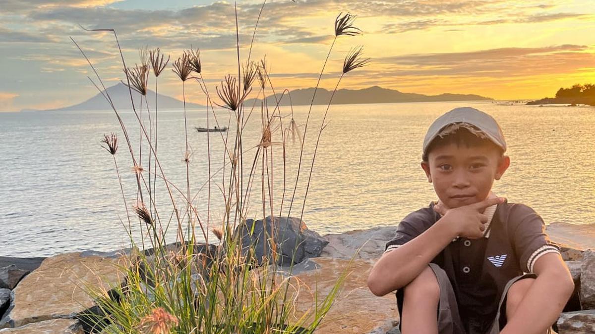 Cerita di Balik Aksi Heroik Raihan Diaz, ‘Si Bolang’ dari Lampung Viral Panjat Tiang Bendera saat HUT ke-80 RI