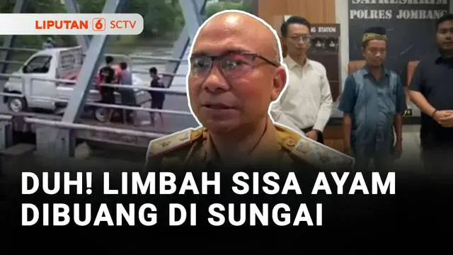 Sekelompok Orang Membuang Limbah Ayam ke Sungai Brantas