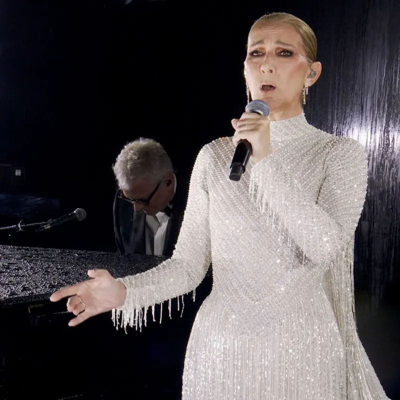 Tampilan Kontras Lady Gaga dan Celine Dion Kenakan Gaun Dior Buka Gelaran Olimpiade Paris 2024