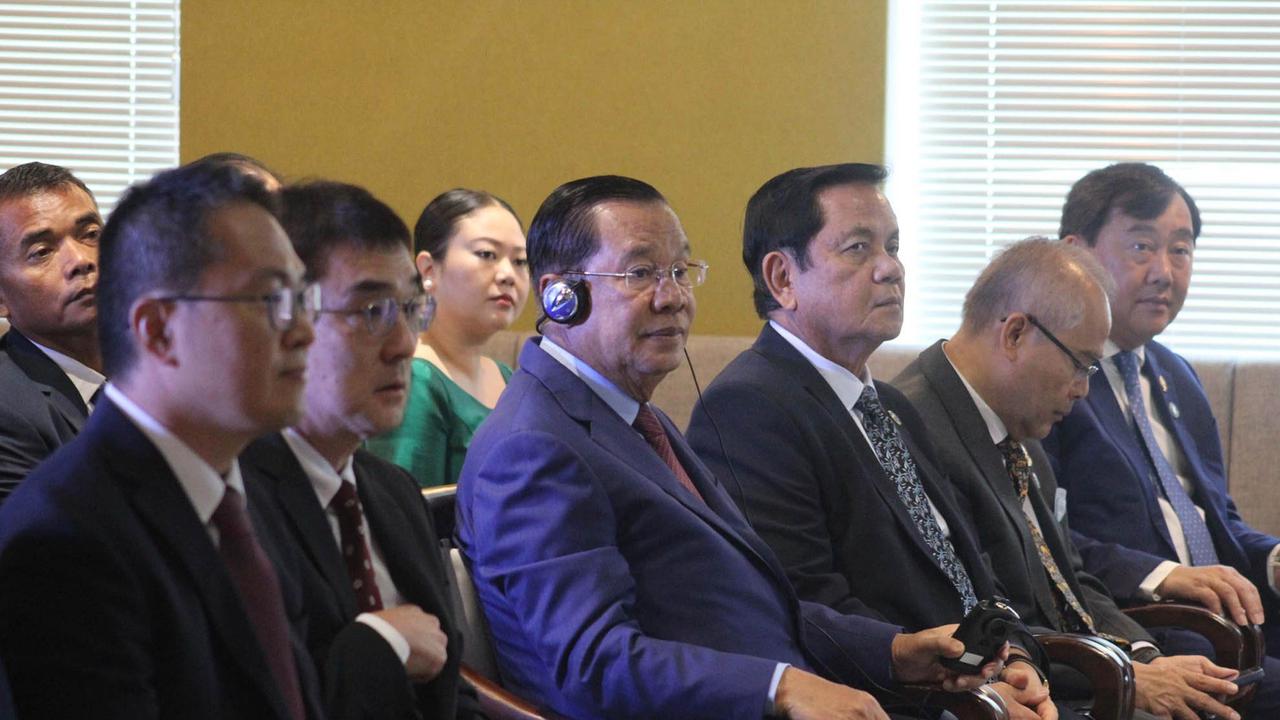 FOTO: Kuliah Kepemimpinan Presiden Senat Kamboja Hun Sen