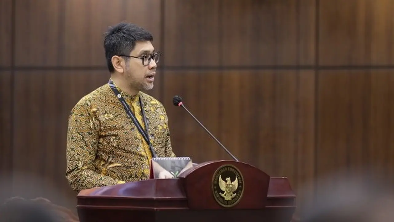 Wakil Rektor Bidang Perencanaan, Keuangan, dan Sumber Daya Universitas Indonesia (UI) Ahmad Gamal dalam persidangan di Mahkamah Konstitusi (MK).