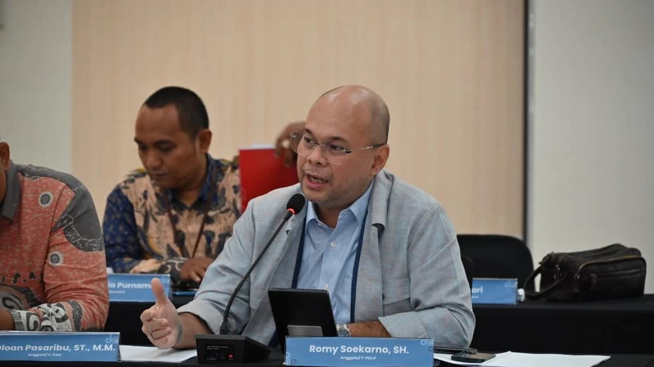 Anggota Komisi II DPR RI, Romy Soekarno saat kunjungan kerja di Politeknik STIA LAN Bandung