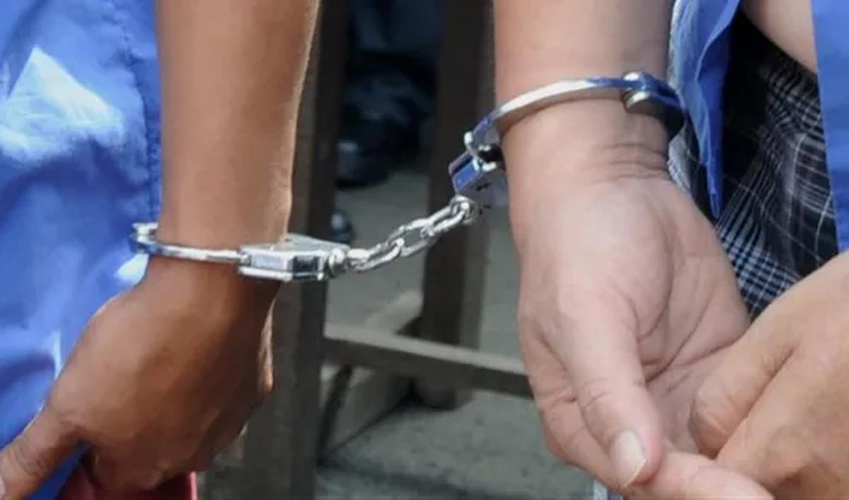 "Namun ternyata ini dimasukkan dalam fast track dan fast line itu pendonor-pendonor ini sehingga tidak ada pemeriksaan yang ketat terhadap pendonor-pendonor ilegal yang akan berangkat ke Kamboja," sambung dia.