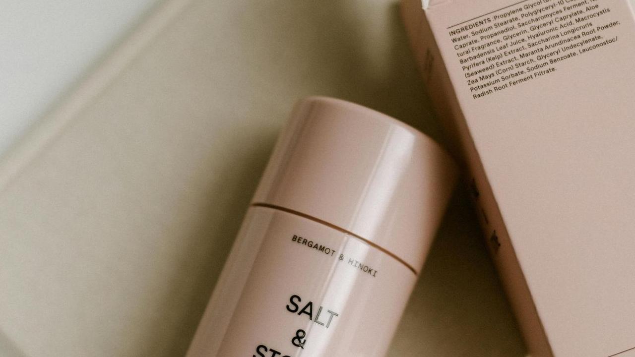 3. Pilih Deodorant dengan Kandungan Magnesium Hydroxide dan Starch untuk Kulit yang Sensitif<br>
