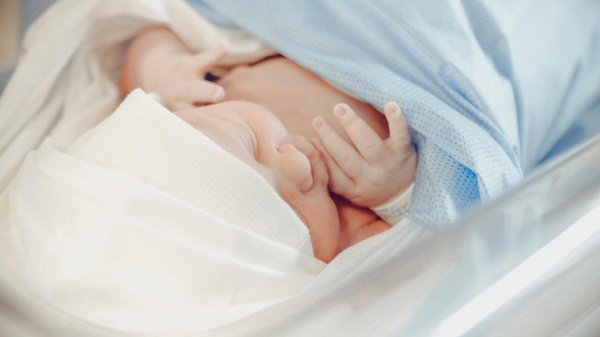 Doa Tahnik Bayi, Amalan di Awal Kehidupan Si Kecil yang Membawa Berkah Besar