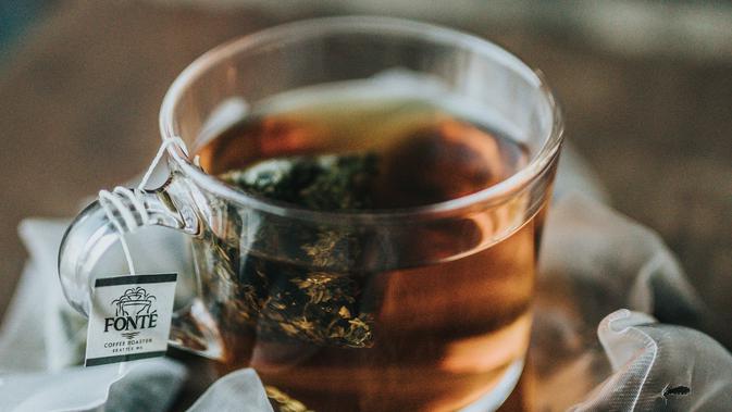 ilustrasi teh earl grey/Photo by Nathan Dumlao on Unsplash