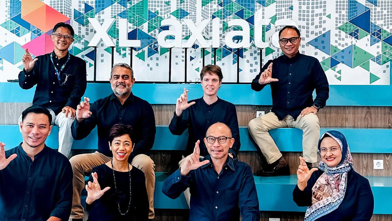 Pasca Umumkan Merger dengan Smartfren, Bos XL Axiata “Kompak” Resign