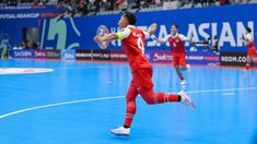 Pemain Timnas Futsal Indonesia, Mochammad Iqbal melakukan selebrasi setelah mencetak gol pembuka ke gawang Korea Selatan dalam laga Grup A Piala Asia Futsal 2026 di Indonesia Arena, Senayan, Jakarta, Selasa (27/01/2026). (Bola.com/Bagaskara Lazuardi)