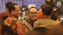 Menteri Ketenagakerjaan, Hanif Dhakiri saat menghadiri perayaan  ulang tahun pendiri PT Mustika Ratu Tbk, Mooryati Soedibyo  yang ke 90 di kawasan Gatot Subroto, Jakarta, Jumat (5/1). (Liputan6.com/Herman Zakharia)