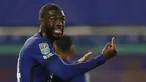 Bek Chelsea, Fikayo Tomori bereaksi saat bertanding melawan Barnsley pada putaran ketiga Piala Liga Inggris di Stamford Bridge di London pada 23 September 2020. AC Milan resmi mendatangkan Fikayo Tomori dari Chelsea dengan status pinjaman. (Alastair Grant / AFP / POOL)