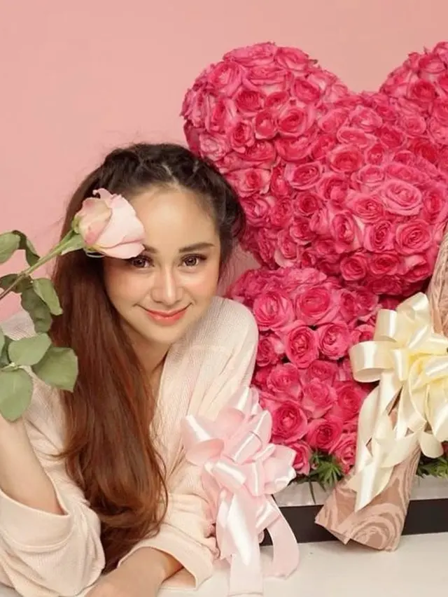 Sedang Viral, Ini 6 Potret Selebgram Denise Chariesta yang Curi Perhatian