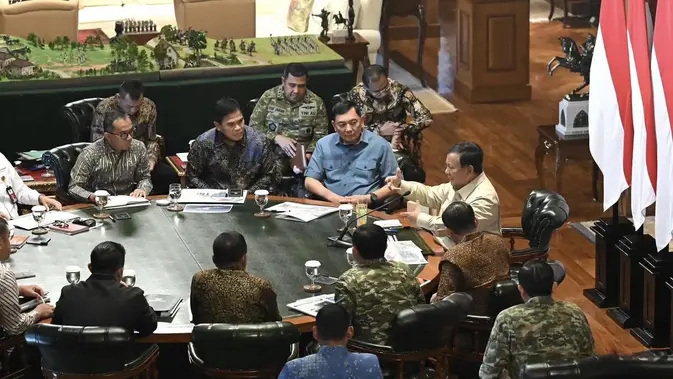 Prabowo Rapat Bareng Menhan-Panglima TNI, Bahas Syarat Suku Dayak Jadi Prajurit TNI