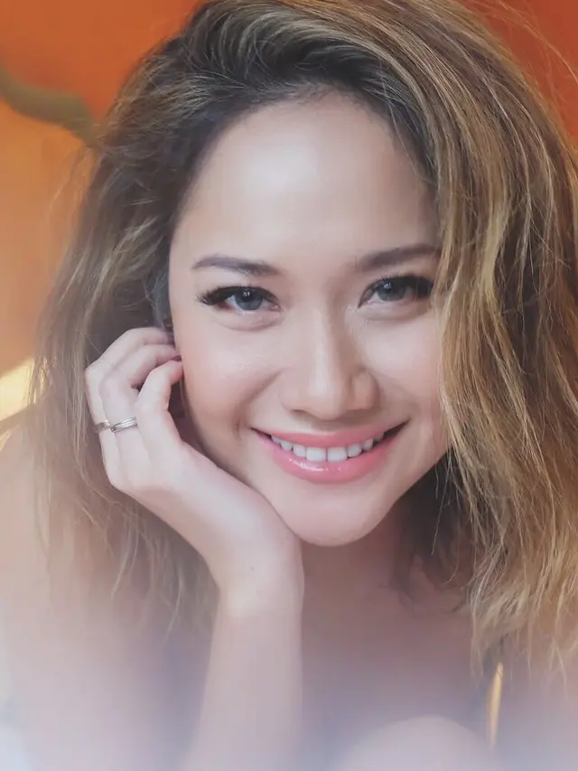 [Bintang] Nge-date Saat Valentine? Intip Dulu Dandanan Hits Bunga Citra Lestari Ini