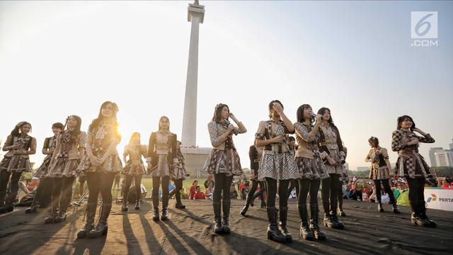 Penampilan Energik JKT48 Ramaikan Puncak Kirab Obor Asian Games 2018