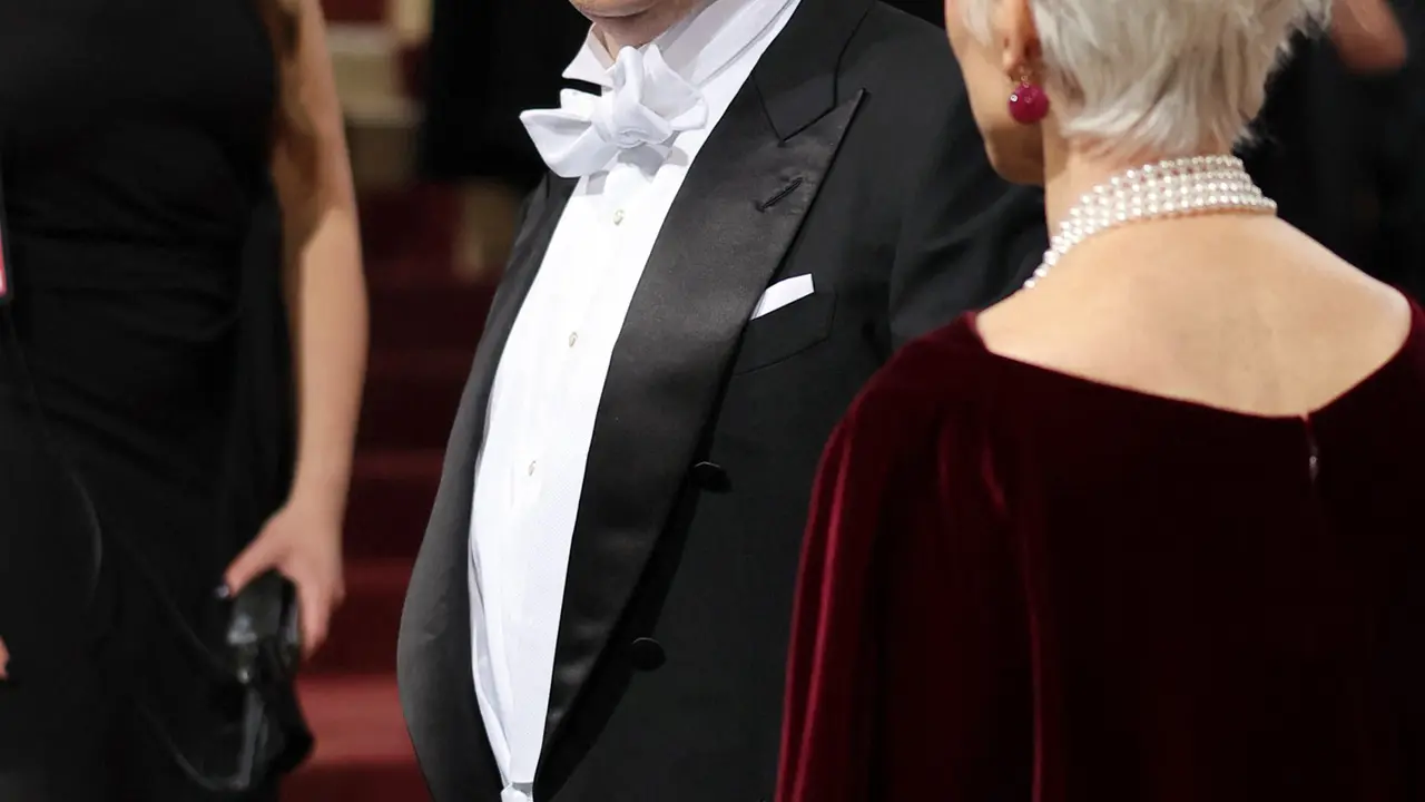 FOTO: Elon Musk Bawa Ibunya yang Supermodel ke Met Gala 2022