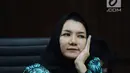 Bupati nonaktif Kutai Kartanegara, Rita Widyasari menjalani sidang lanjutan dugaan suap pemberian izin lokasi perkebunan kelapa sawit di Pengadilan Tipikor, Jakarta, Rabu (14/3). Sidang mendengar keterangan saksi. (Liputan6.com/Helmi Fithriansyah)