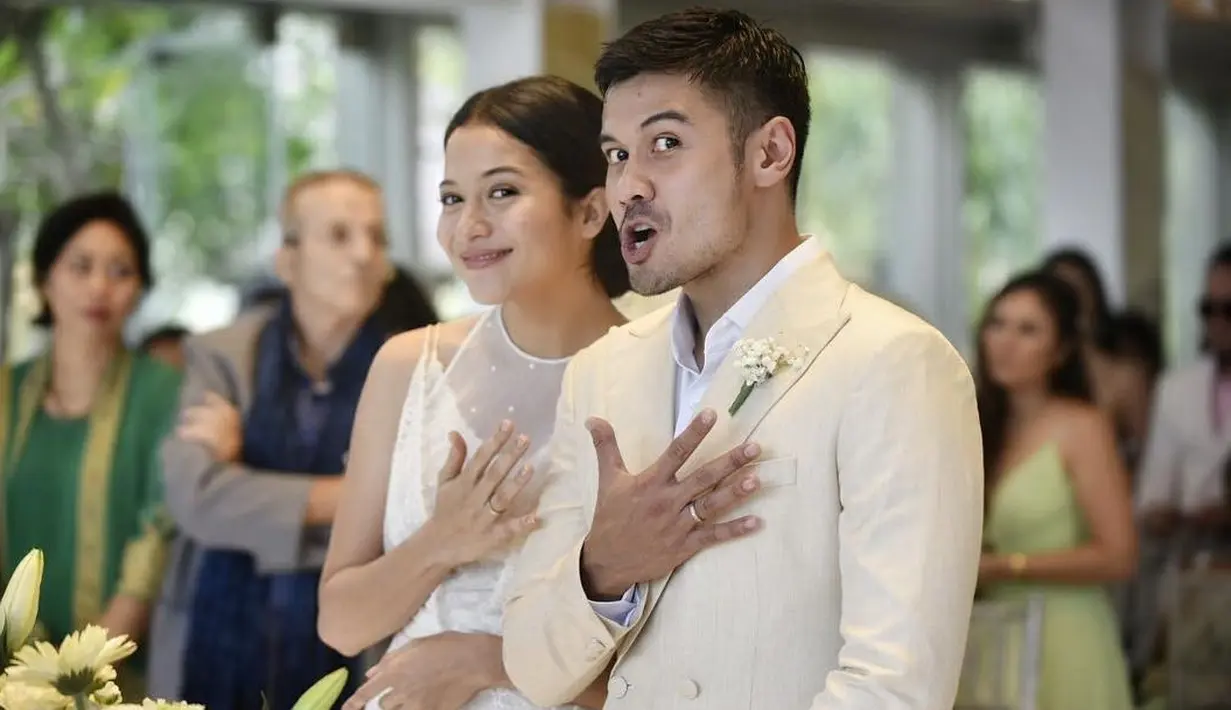 Putri juga pengertian dan mengerti cara memerlakukan suaminya. Menurut Baim, meskipun masih muda Putri yang bersifat mandiri juga bisa mengayomi suaminya dengan penuh kasih sayang.  (Instagram/chicco.jerikho)