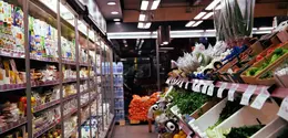Ilustrasi supermarket. (dok. Unsplash.com/Mehrad Vosoughi @mehrad_vosoughi)