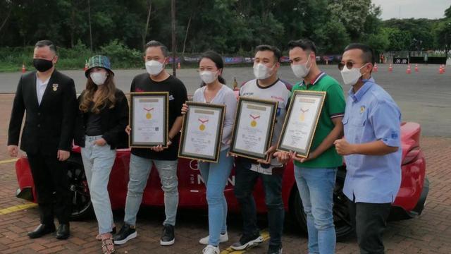 Raffi Ahmad  dan Women International Master Irene Sukandar