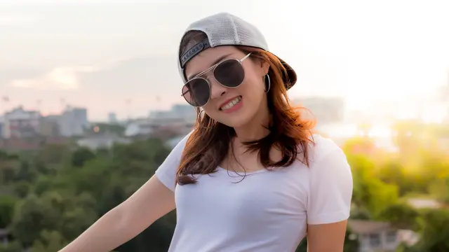 santai bahagia kacamata