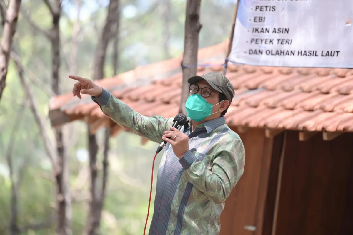 Mendes PDTT Abdul Halim Iskandar mendukung program Work From Bali (WFB)