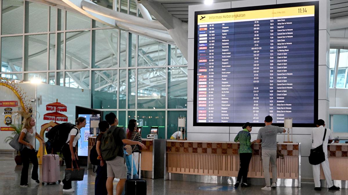 Top 3: 16 Penerbangan Internasional Bandara Ngurah Rai Batal