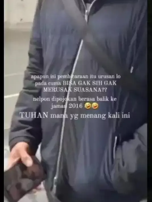 Baru-baru ini beredar cuplikan saat Mimi terlihat sedang ngobrol dengan Raffi. Panggilan itu dilakukan lewat video call. [Sumber: Twitter/@babysafina_]