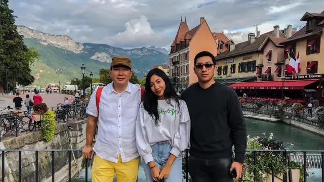 Tommy Soeharto bersama kedua anaknya dari Tata Cahyani, Gayanti Hutami dan Darma Mangkuluhur Hutomo.