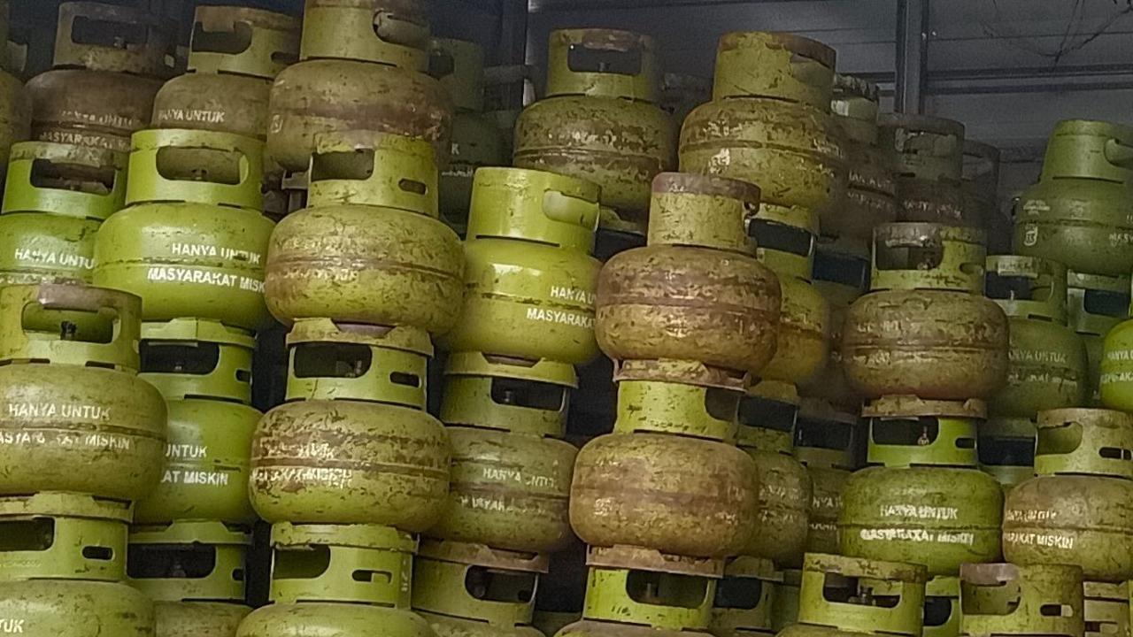 Warga Ogah Serahkan KTP Saat Beli Gas LPG 3 Kg