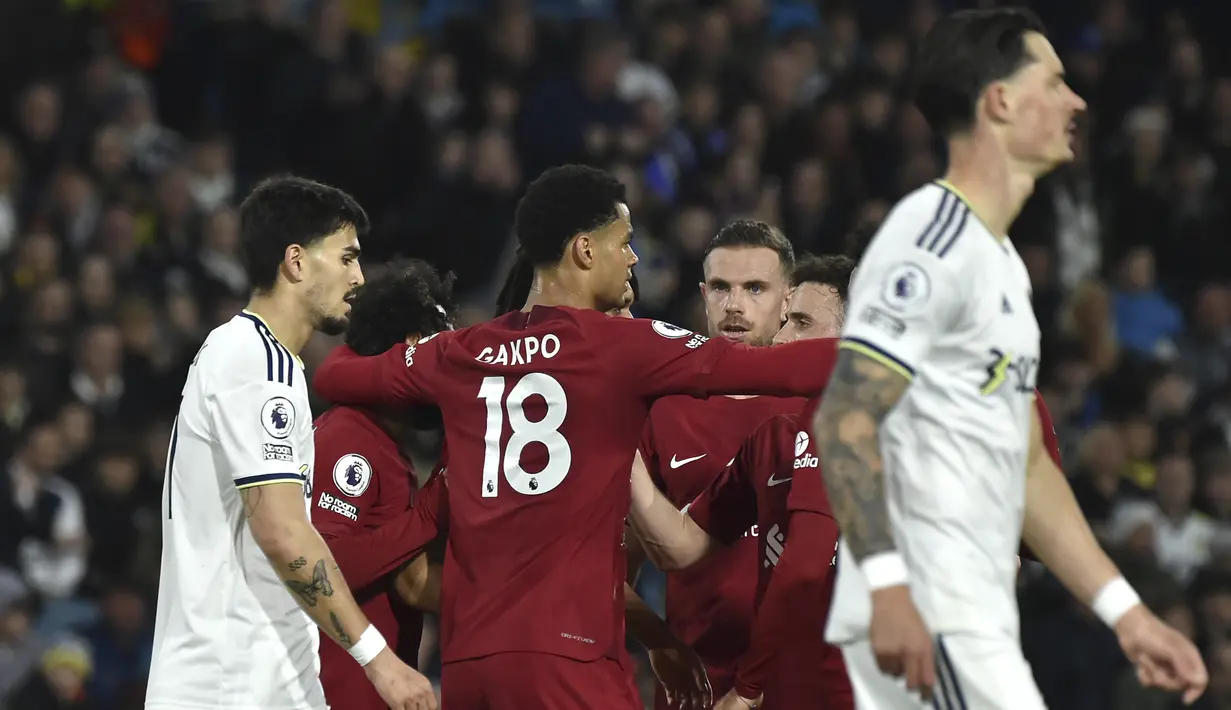 Dibabak pertama Liverpool membuka keunggulan pada menit ke-35 lewat Cody Gakpo dan Mohamed Salah di menit ke-39. (AP Photo/Rui Vieira)
