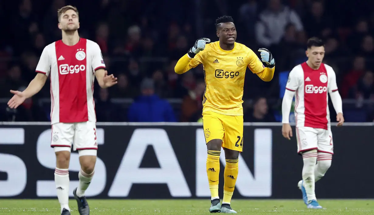 Kasus terbaru doping dialami oleh Andre Onana, kiper Ajax Amsterdam. Dirinya dihukum 12 bulan larangan pertandingan akibat kedapatan meminum obat yang diduga awalnya diresepkan untuk istrinya. Menurut Van der Sar, Andre Onana tak bermaksud untuk melakukan doping. (Foto: AFP/ANP/Maurice Van Steen)