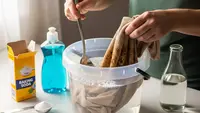 7 Cara Mencuci Serbet yang Terkena Minyak dan Spons yang Licin agar Bersih Kembali
