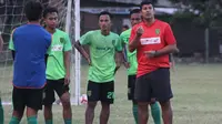 2 Pemain Persebaya Jadi Korban Permainan Kasar Lawan 