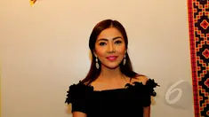 Artis yang penuh sensasional, Bella Shofie mengaku telah menikah dengan seorang pengusaha. Foto diambil pada 11 Mei 2015. (Liputan6.com/Faisal R Syam)