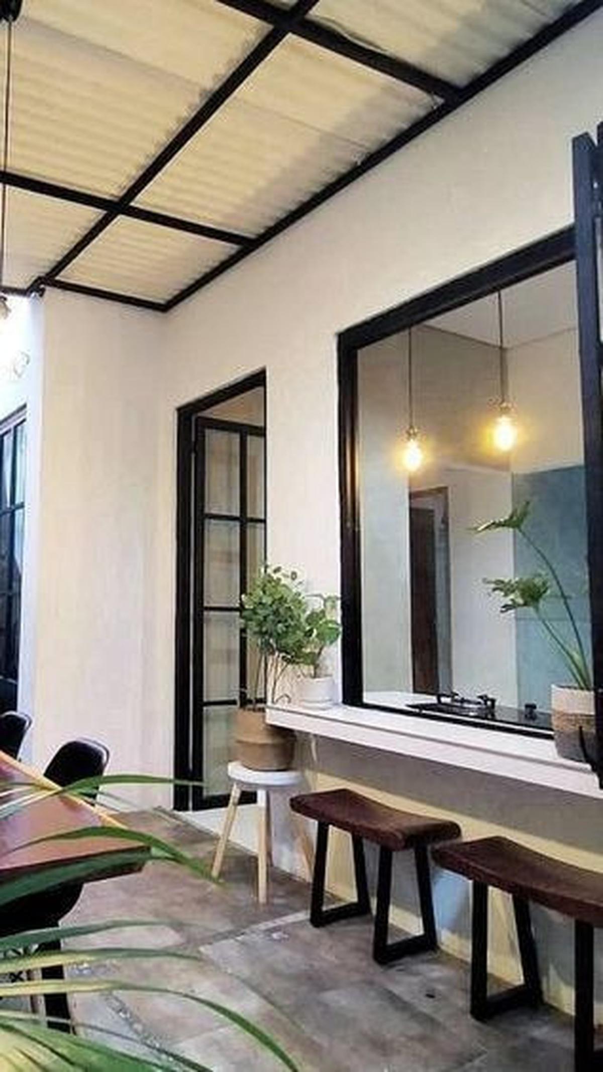 Ruang Makan Semi Outdoor Ala Cafe