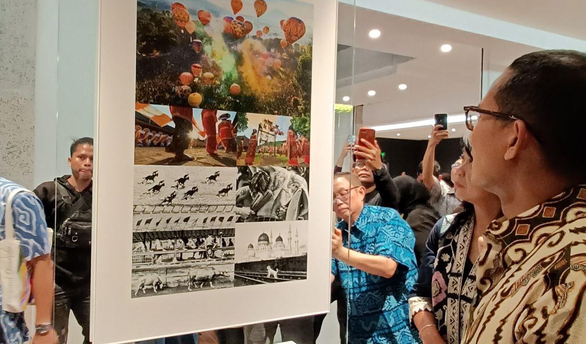 Sandiaga mengatakan, keberadaan komunitas fotografi di sejumlah wilayah Indonesia memiliki peranan penting untuk membawa pariwisata di mancanegara dengan membangkitkan ekonomi negara.<br>