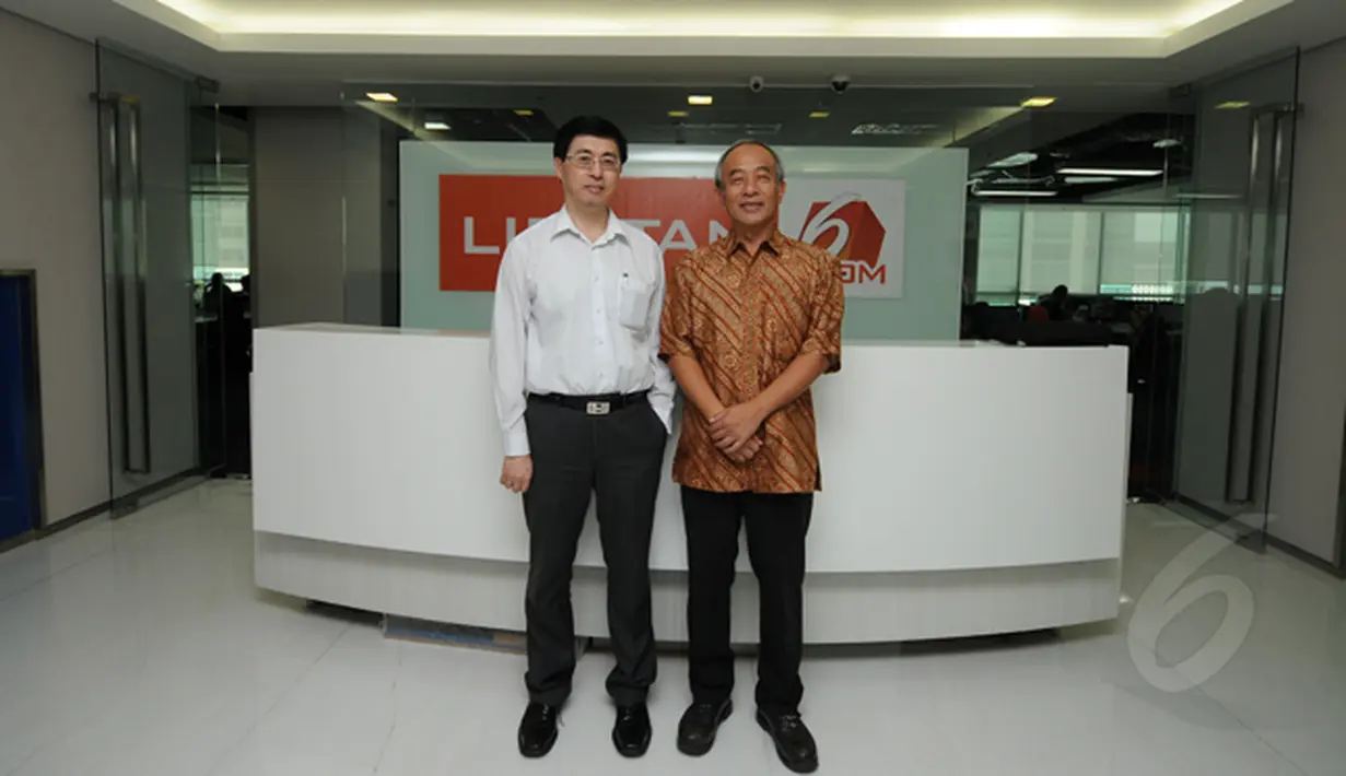 Dua pejabat di lingkungan Kantor Ekonomi dan Perdagangan Taipei (TETO) mengunjungi ruang redaksi Liputan6.com di kawasan Senayan, Jakarta, Selasa (27/1/2015). (Liputan6.com/Helmi Fithriansyah)
