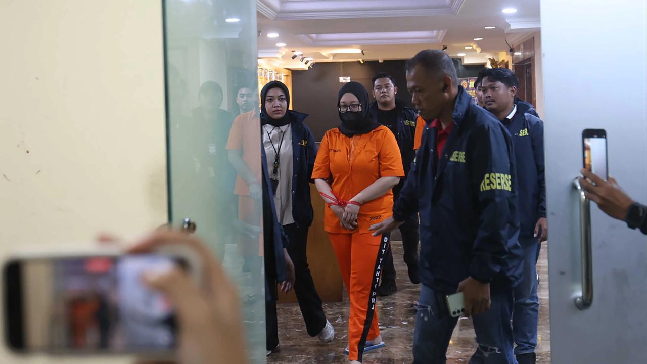FOTO: Penampakan Pemilik WO Ayu Puspita Usai Ditetapkan sebagai Tersangka
