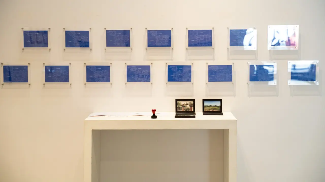 Dalam perayaan Jakarta Biennale 2024, salah satu karya yang mendapat sorotan adalah hasil kreasi Faida Rachma, seniman asal Yogyakarta.