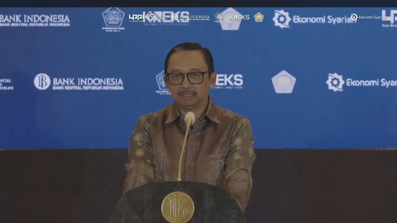Deputi Gubernur Bank Indonesia (BI) Juda Agung memprediksi pertumbuhan ekonomi syariah tahun 2024 akan mencapai 4,7-5,5 persen.
