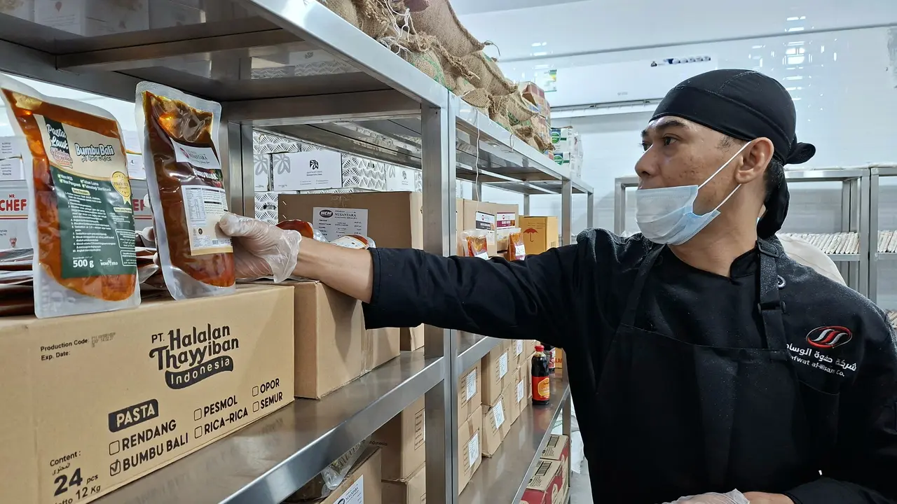 Kunjungan ke dapur katering konsumsi jemaah haji Indonesia, Safwat Al-Wisam Company, di Makkah, Senin 11 Mei 2026.