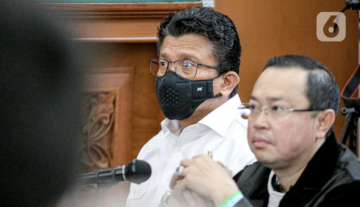 Terdakwa kasus pembunuhan Brigadir Yosua Hutabarat atau Brigadir J, Ferdy Sambo mengikuti sidang lanjutan di PN Jakarta Selatan, Jakarta, Selasa (22/11/2022). Sejumlah ajudan juga dihadirkan dalam sidang karena pihak Jaksa Penuntut Umum diminta konfirmasi terkait barang bukti senjata api. (Liputan6.com/Faizal Fanani)