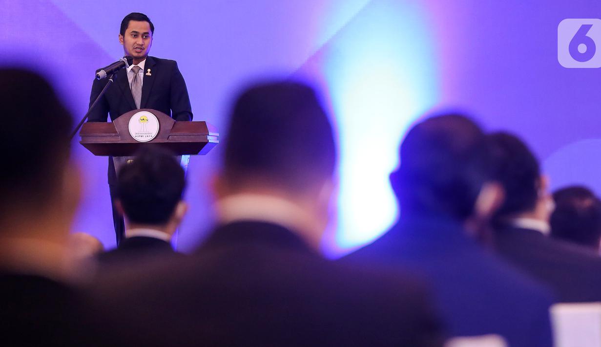 Ketua Umum BPD HIPMI Jaya Sona Maesana memberi sambutan pada Pengukuhan Anggota Baru HIPMI Jaya Angkatan 2021 di The Tribrata Darmawangsa, Jakarta, Kamis (02/12/2021). Kolaborasi pemerintah dengan dunia usaha akan menumbuhkan semangat kewirausahaan bagi masyarakat Jakarta.(Liputan6.com/Fery Pradolo)