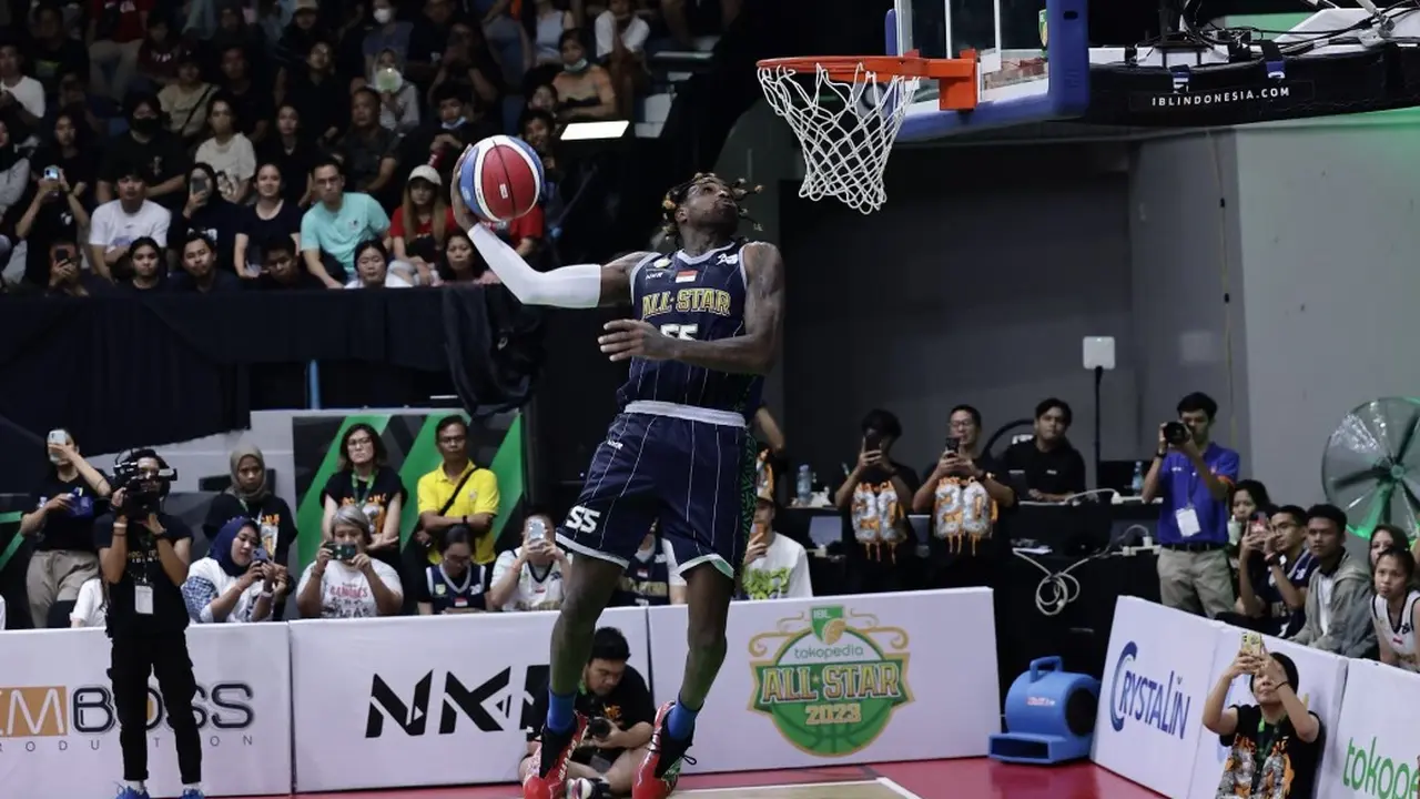 Juara Kontes Slam Dunk
